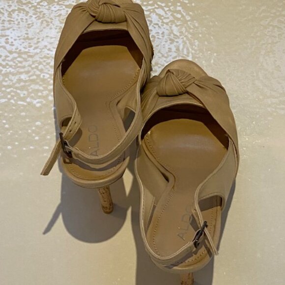 Ladies shoes - Picture 2 of 4